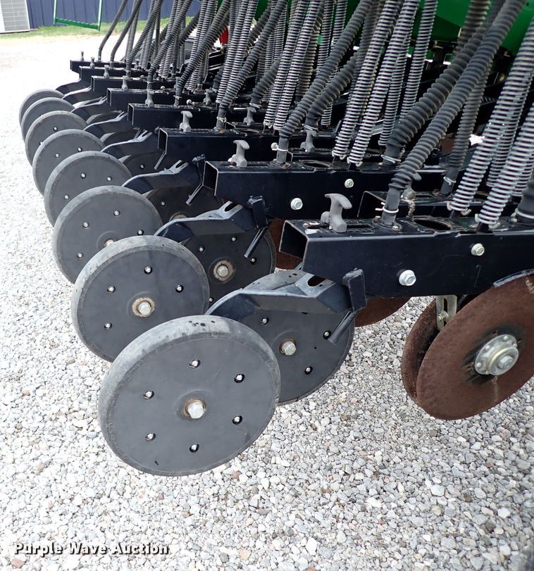 image for item JO9570 Great Plains 1006NT  no-till grain drill