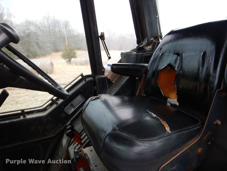 image for item JS9606 1978 International 986  tractor