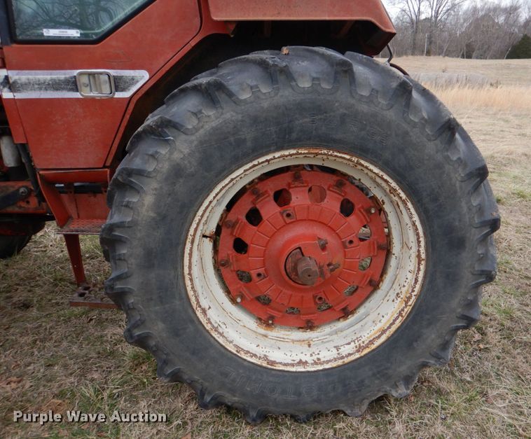image for item JS9606 1978 International 986  tractor