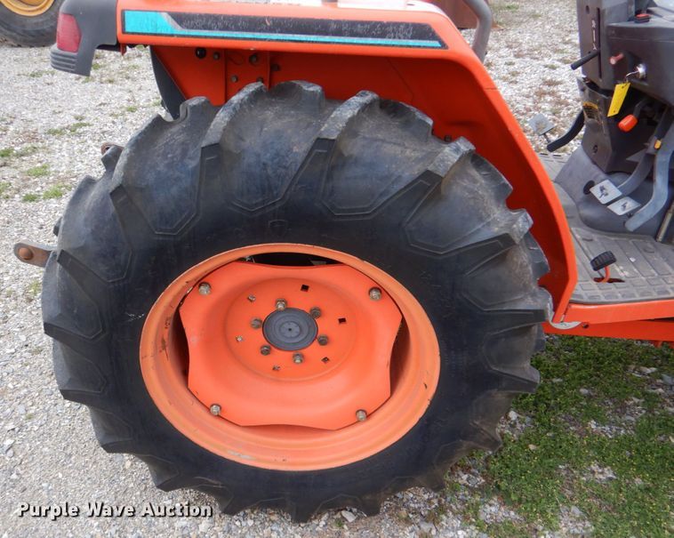 image for item JS9660 Kubota L3010  MFWD tractor