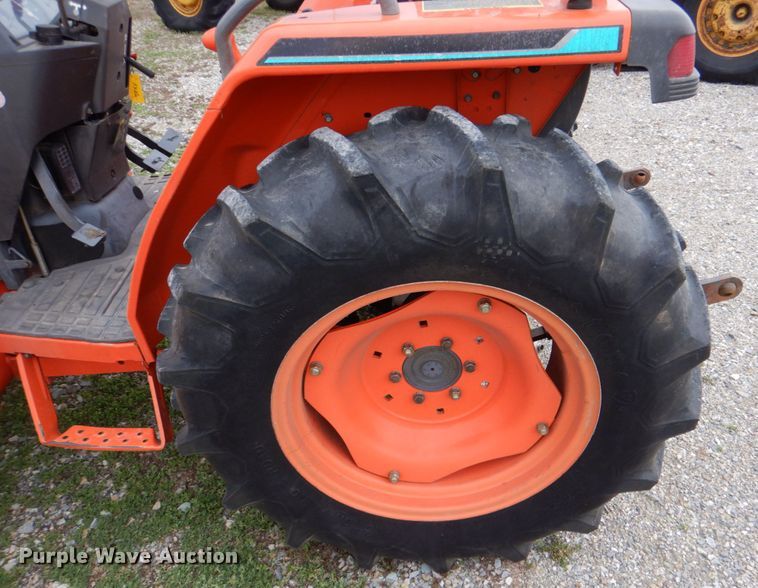 image for item JS9660 Kubota L3010  MFWD tractor