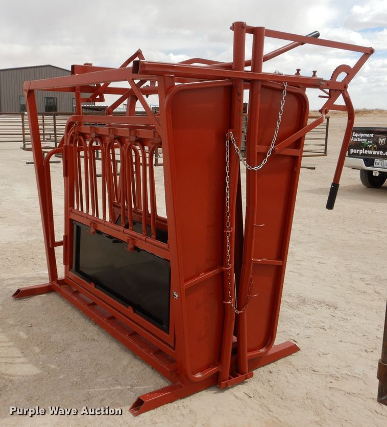 image for item KC9774 Livestock squeeze chute