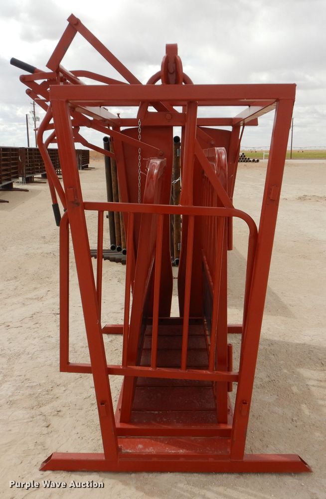 image for item KC9774 Livestock squeeze chute