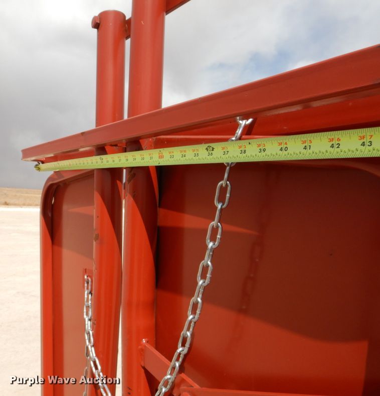 image for item KC9774 Livestock squeeze chute