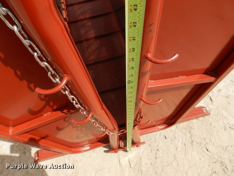 image for item KC9774 Livestock squeeze chute