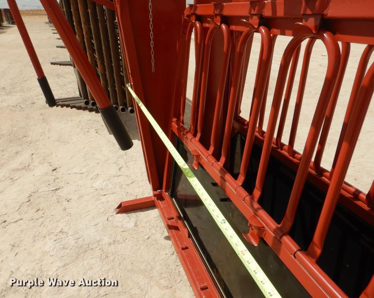 image for item KC9774 Livestock squeeze chute