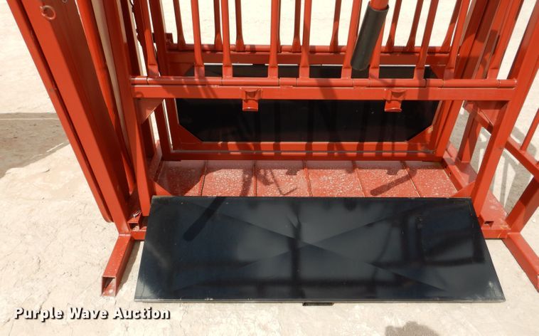 image for item KC9774 Livestock squeeze chute