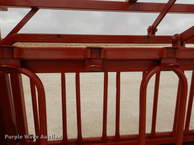 image for item KC9774 Livestock squeeze chute