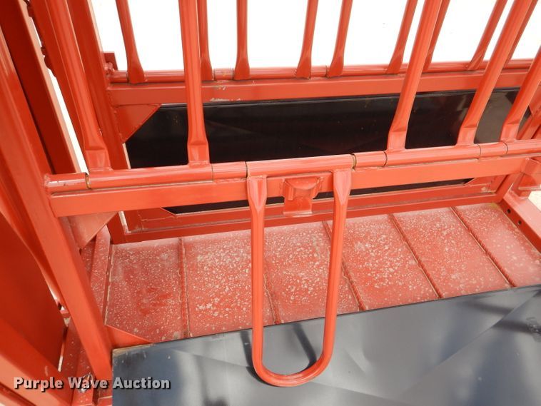 image for item KC9774 Livestock squeeze chute