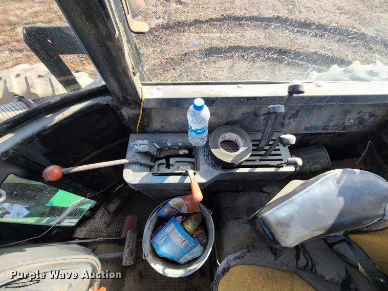 image for item KG9603 1981 John Deere 8640  4WD tractor