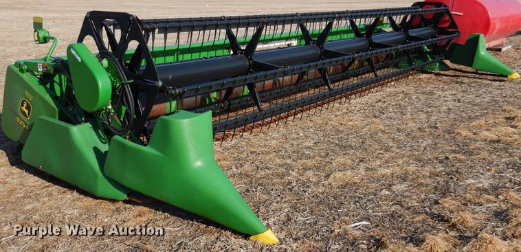 image for item KJ9600 2002 John Deere 925F  flex head