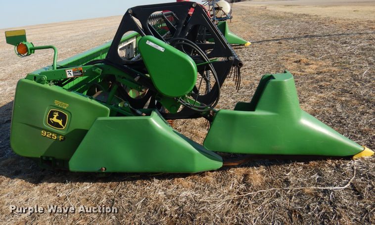 image for item KJ9600 2002 John Deere 925F  flex head