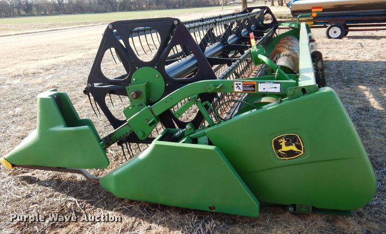 image for item KJ9600 2002 John Deere 925F  flex head