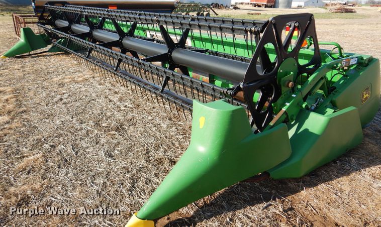 image for item KJ9600 2002 John Deere 925F  flex head