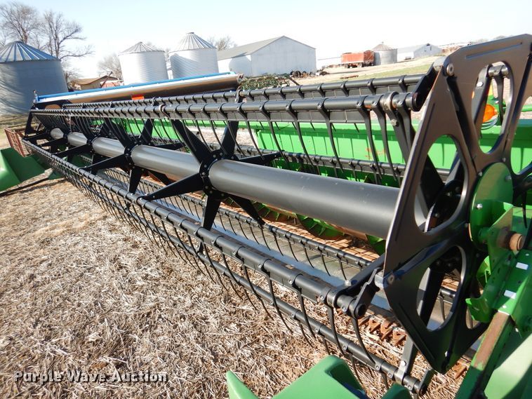 image for item KJ9600 2002 John Deere 925F  flex head