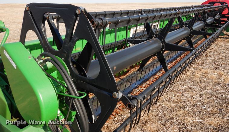 image for item KJ9600 2002 John Deere 925F  flex head