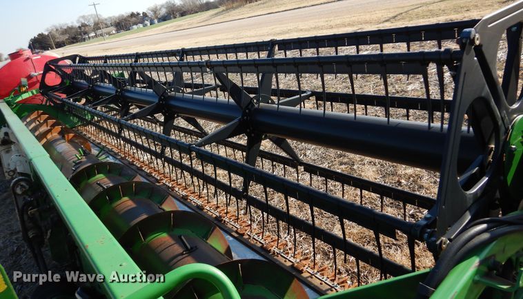 image for item KJ9600 2002 John Deere 925F  flex head