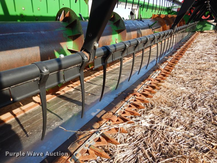 image for item KJ9600 2002 John Deere 925F  flex head