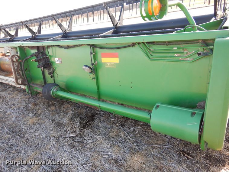 image for item KJ9600 2002 John Deere 925F  flex head