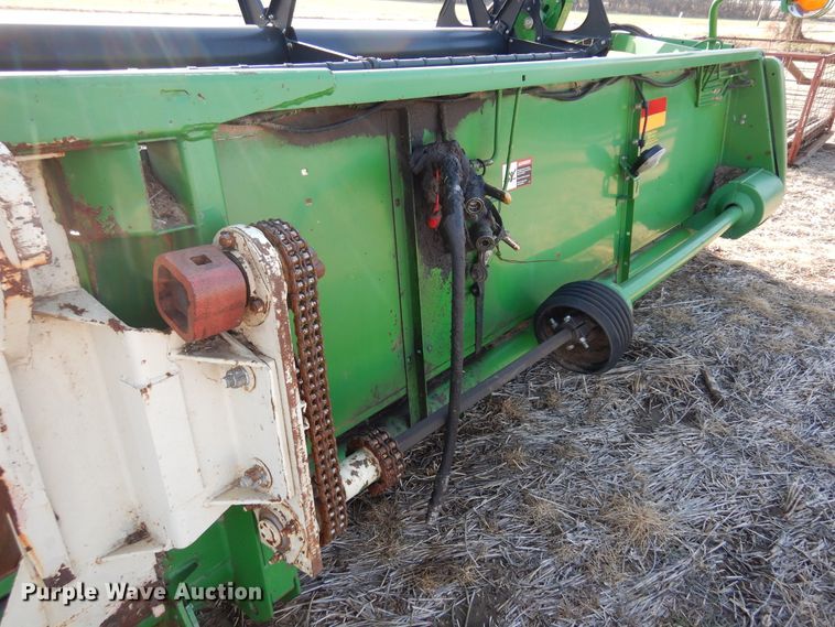 image for item KJ9600 2002 John Deere 925F  flex head