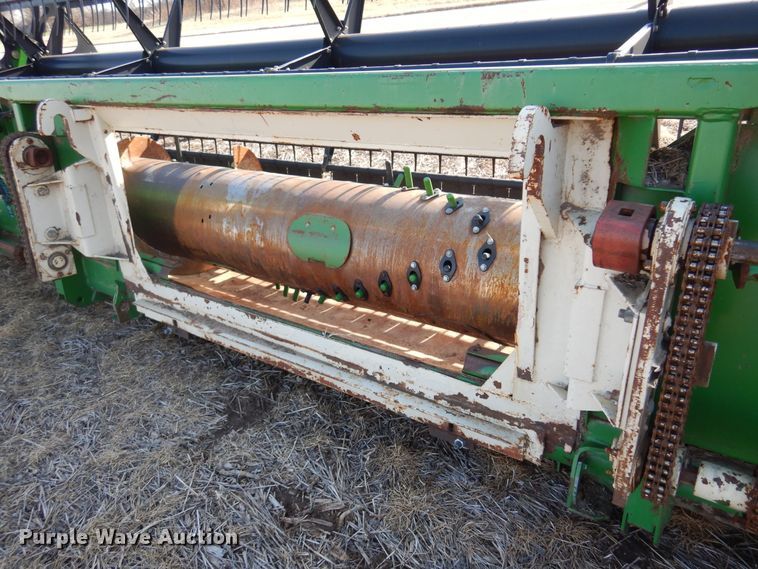 image for item KJ9600 2002 John Deere 925F  flex head