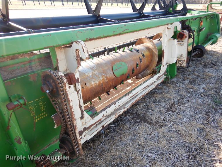 image for item KJ9600 2002 John Deere 925F  flex head