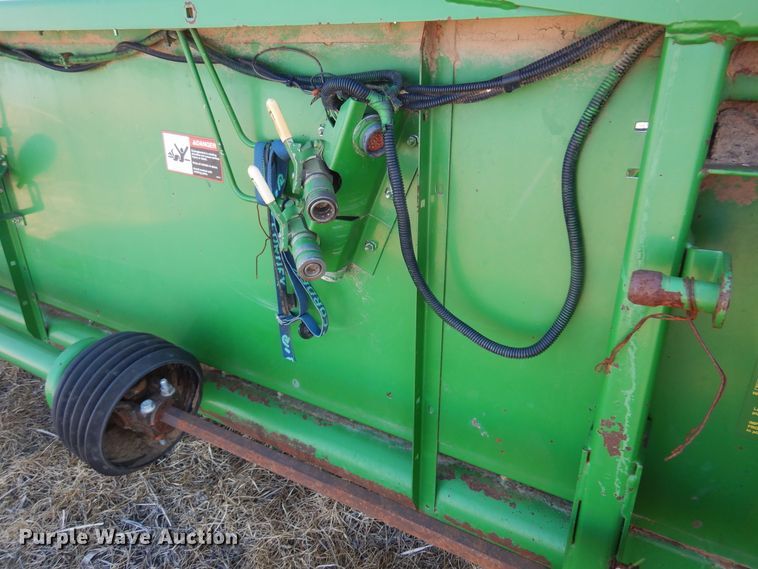 image for item KJ9600 2002 John Deere 925F  flex head