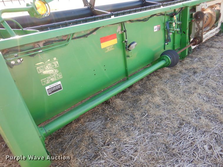 image for item KJ9600 2002 John Deere 925F  flex head