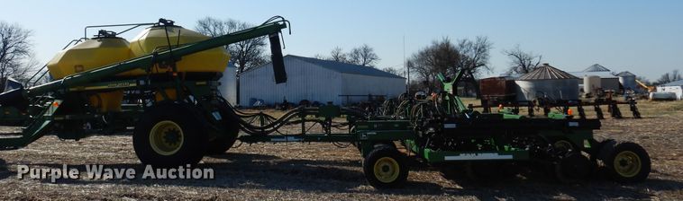 image for item KJ9606 John Deere 1860  air seeder
