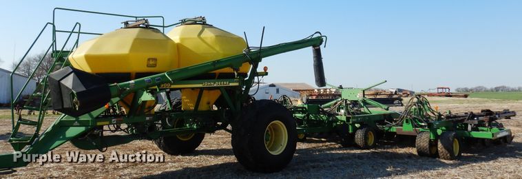 image for item KJ9606 John Deere 1860  air seeder