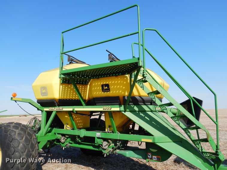 image for item KJ9606 John Deere 1860  air seeder