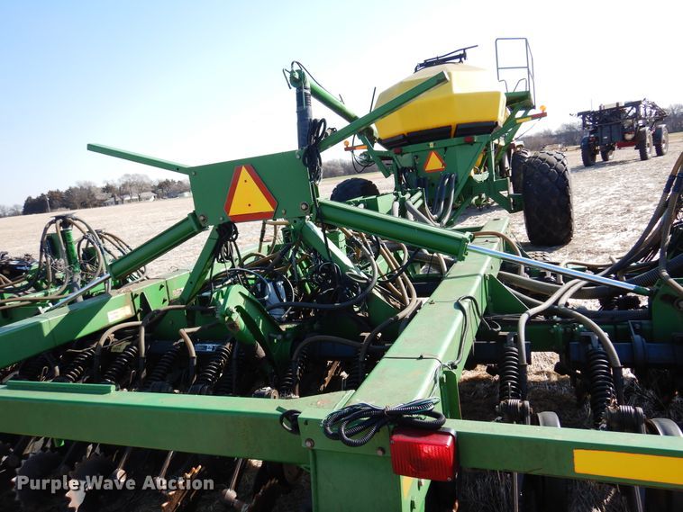 image for item KJ9606 John Deere 1860  air seeder