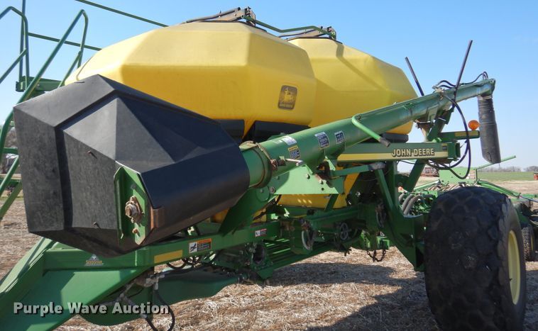 image for item KJ9606 John Deere 1860  air seeder
