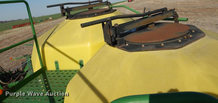 image for item KJ9606 John Deere 1860  air seeder