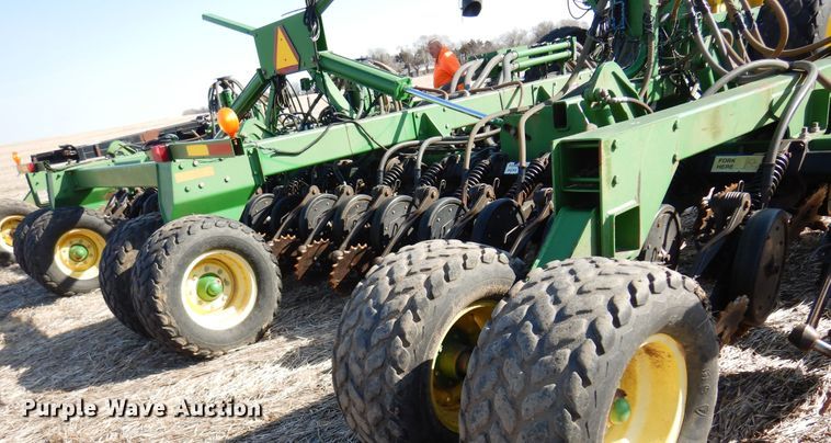 image for item KJ9606 John Deere 1860  air seeder