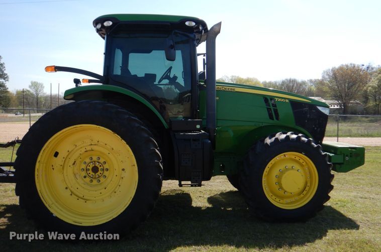 image for item KP9235 2013 John Deere 7200R  MFWD tractor