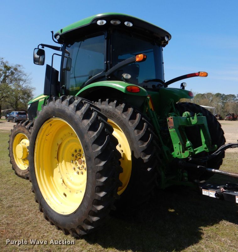 image for item KP9235 2013 John Deere 7200R  MFWD tractor