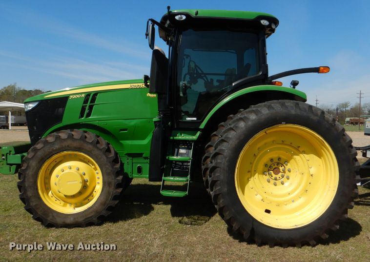 image for item KP9235 2013 John Deere 7200R  MFWD tractor