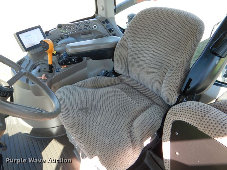 image for item KP9235 2013 John Deere 7200R  MFWD tractor