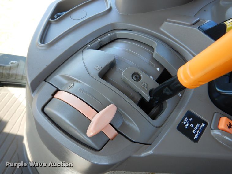 image for item KP9235 2013 John Deere 7200R  MFWD tractor