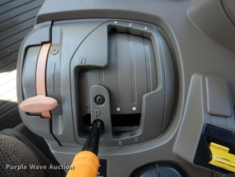 image for item KP9235 2013 John Deere 7200R  MFWD tractor