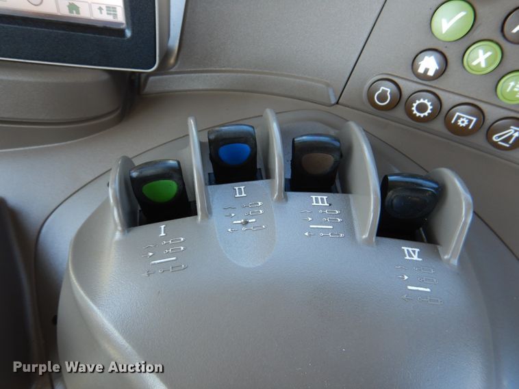 image for item KP9235 2013 John Deere 7200R  MFWD tractor