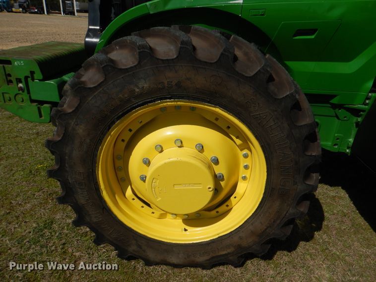 image for item KP9235 2013 John Deere 7200R  MFWD tractor