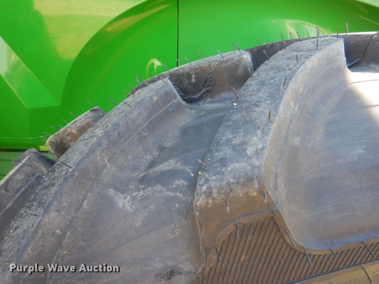 image for item KP9235 2013 John Deere 7200R  MFWD tractor