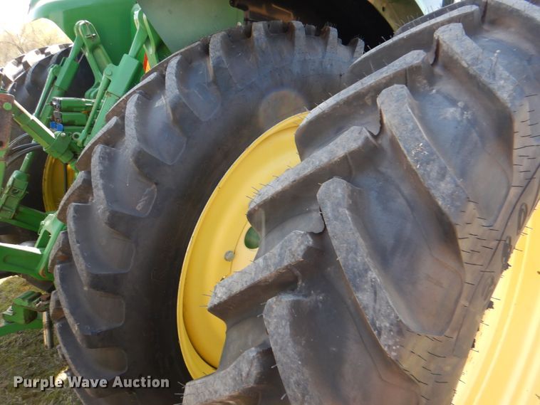 image for item KP9235 2013 John Deere 7200R  MFWD tractor