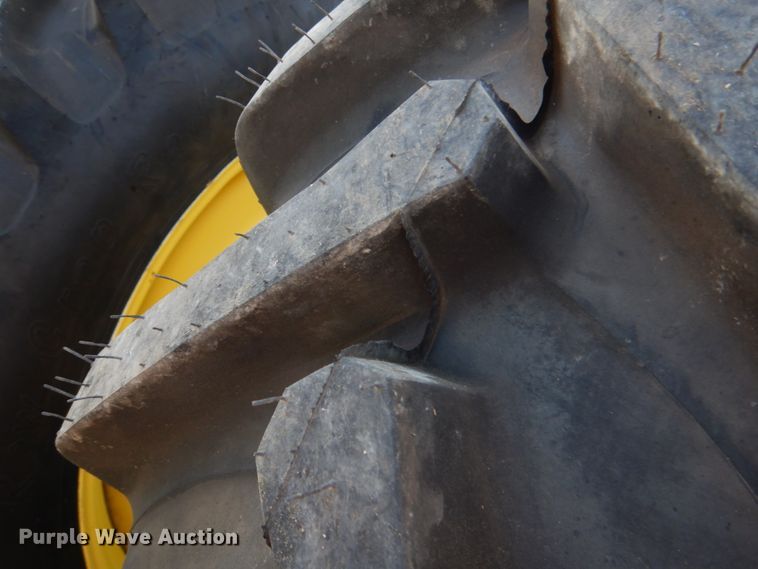 image for item KP9235 2013 John Deere 7200R  MFWD tractor