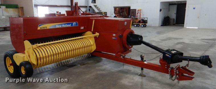 image for item KP9248 2010 New Holland BC5070  small square baler