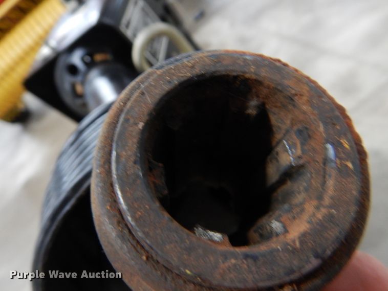 image for item KP9248 2010 New Holland BC5070  small square baler