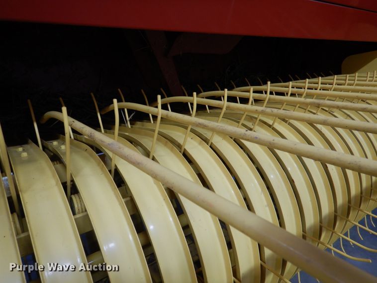 image for item KP9248 2010 New Holland BC5070  small square baler