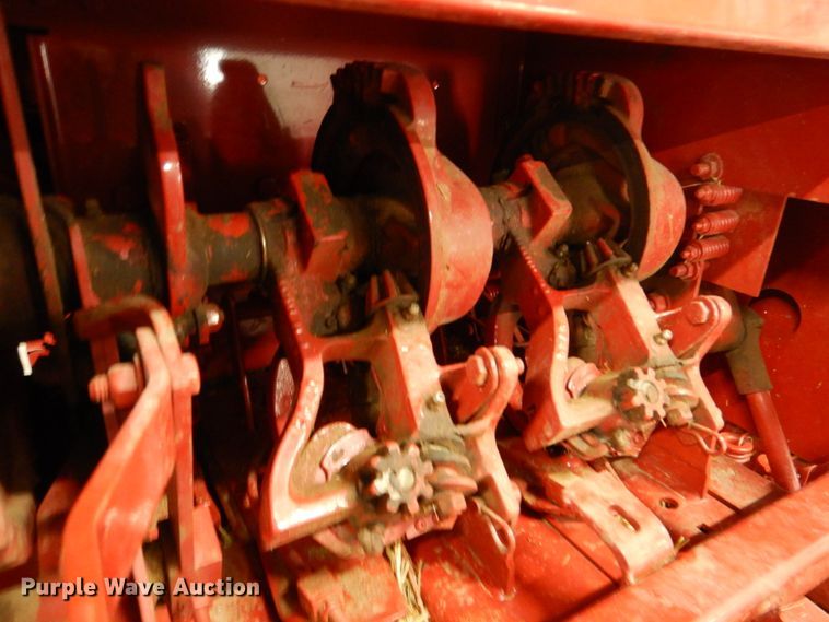 image for item KP9248 2010 New Holland BC5070  small square baler